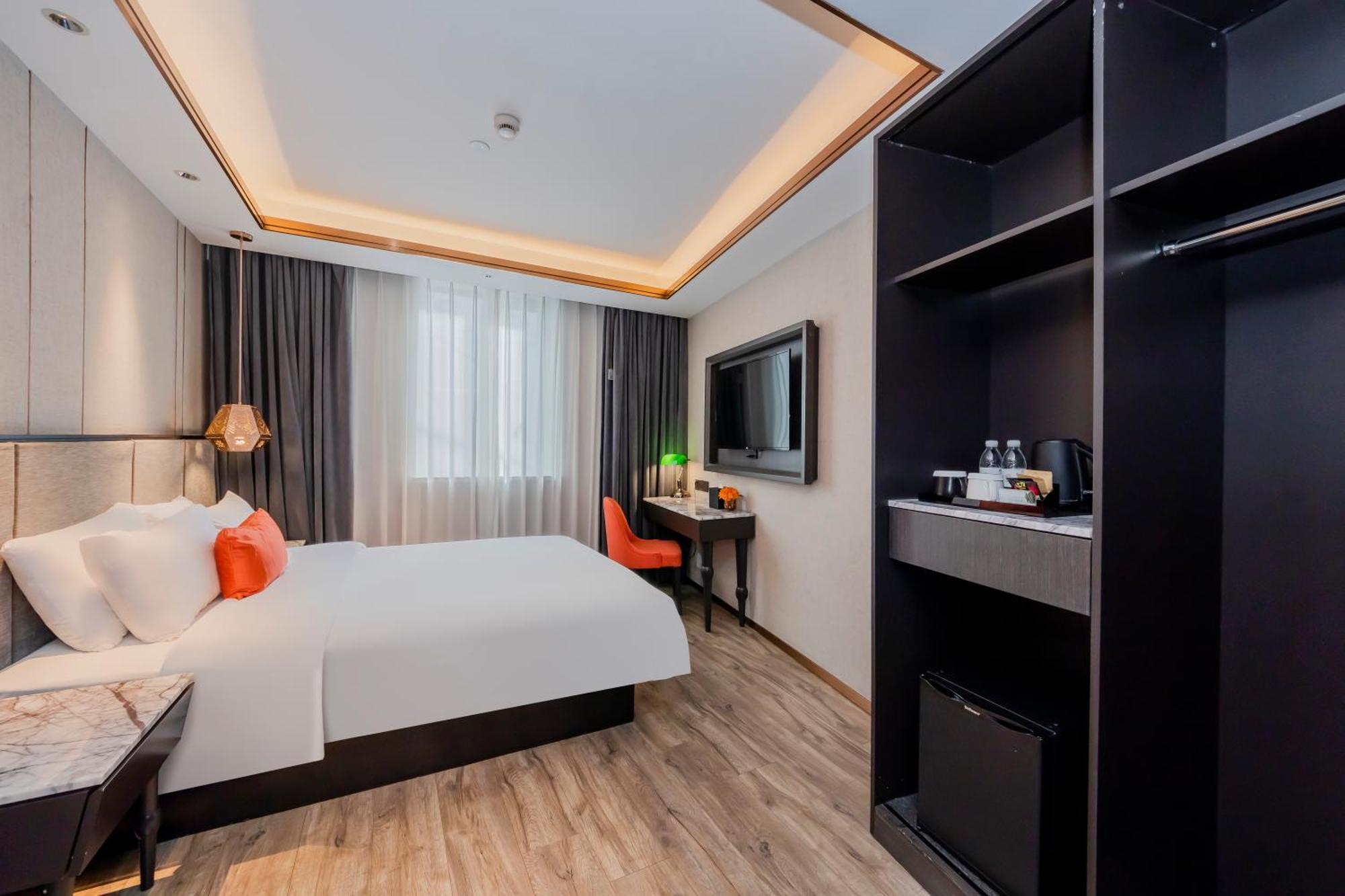 Hotel Yitel Premium 4*