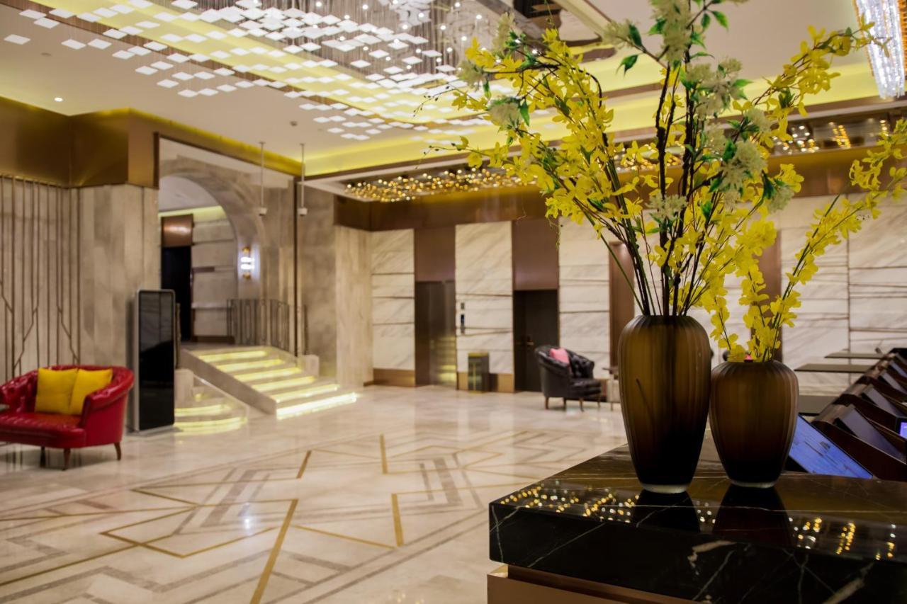 Hotel Yitel Premium
